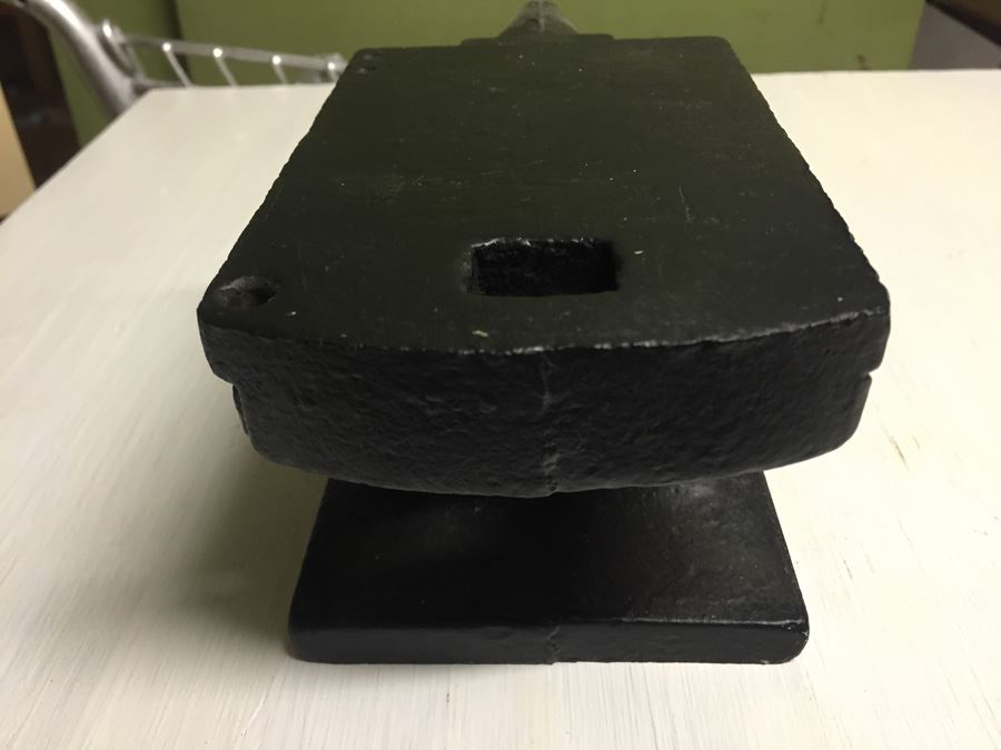Vintage Black Anvil [Photo 7]