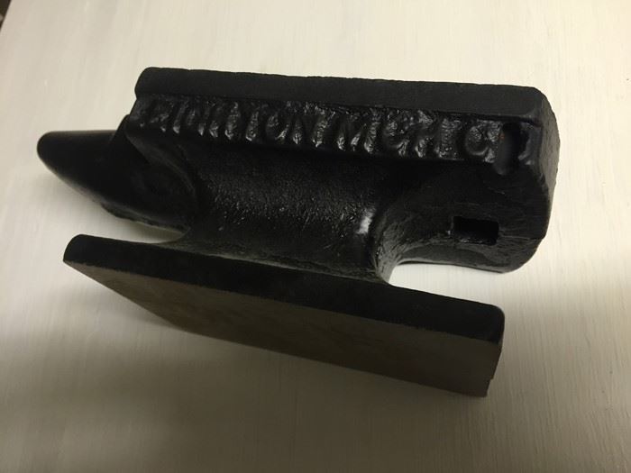 Vintage Black Anvil [Photo 5]