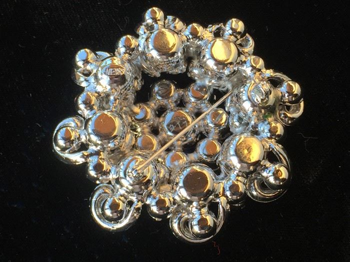 Large Vintage WEISS Brooch [Photo 9]
