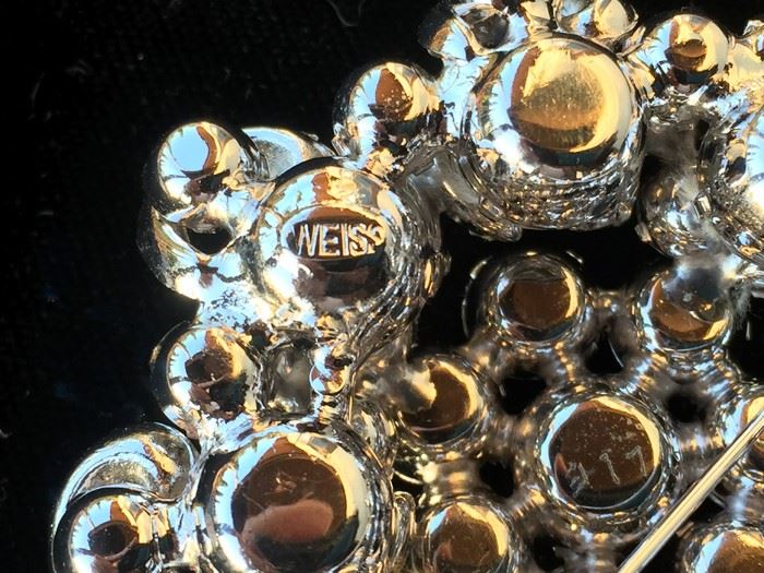 Large Vintage WEISS Brooch [Photo 3]