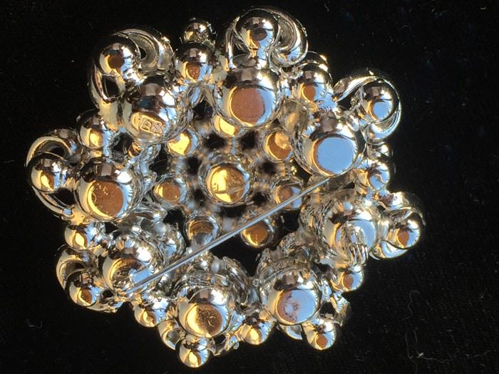 Large Vintage WEISS Brooch [Photo 8]