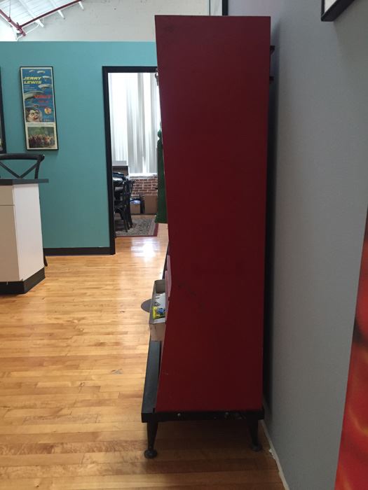 Mid-Century Modern 10 Cent Candy Vending Machine Working Dispenses Candy Have Key [Photo 3]