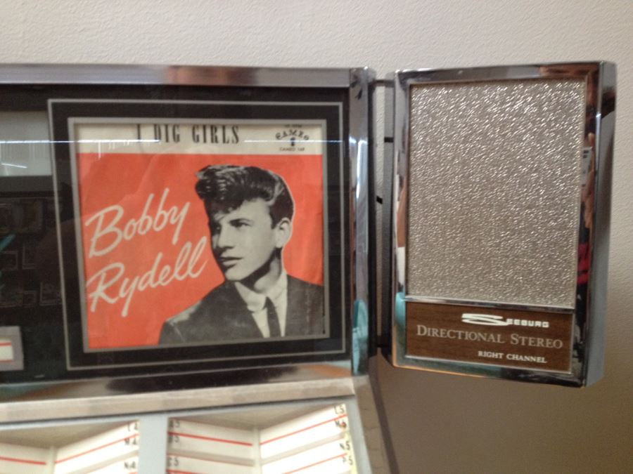 1960's Seeburg Coin-Op Jukebox In Excellent Condition With 45RPM Records And Directional Sound MODEL DS160 H ESTIMATE $3,500 [Photo 8]