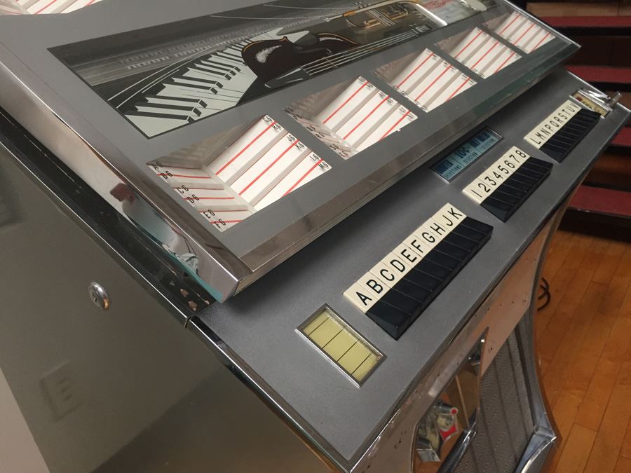 1960's Seeburg Coin-Op Jukebox In Excellent Condition With 45RPM Records And Directional Sound MODEL DS160 H ESTIMATE $3,500 [Photo 10]