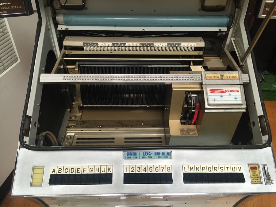 1960's Seeburg Coin-Op Jukebox In Excellent Condition With 45RPM Records And Directional Sound MODEL DS160 H ESTIMATE $3,500 [Photo 13]