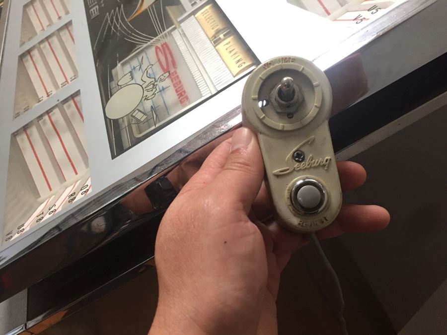 1960's Seeburg Coin-Op Jukebox In Excellent Condition With 45RPM Records And Directional Sound MODEL DS160 H ESTIMATE $3,500 [Photo 3]