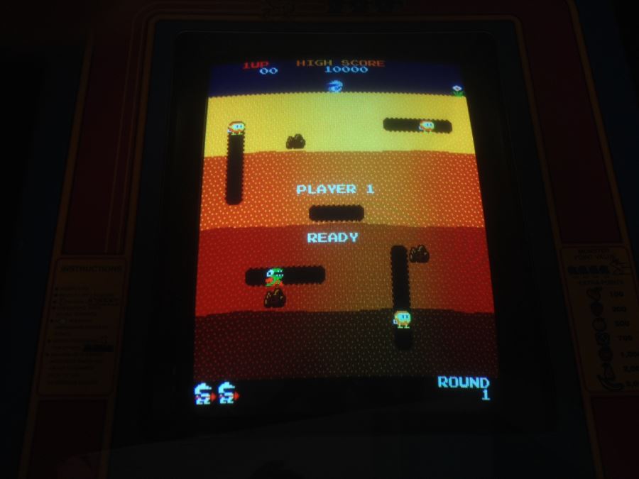 Stand Up Coin-Op Arcade Game Loaded With Sixty Vintage Classic Video Games [Photo 3]