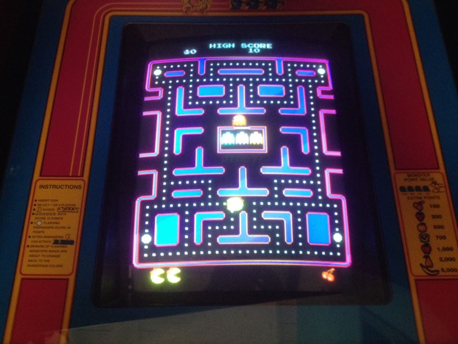 Stand Up Coin-Op Arcade Game Loaded With Sixty Vintage Classic Video Games [Photo 2]