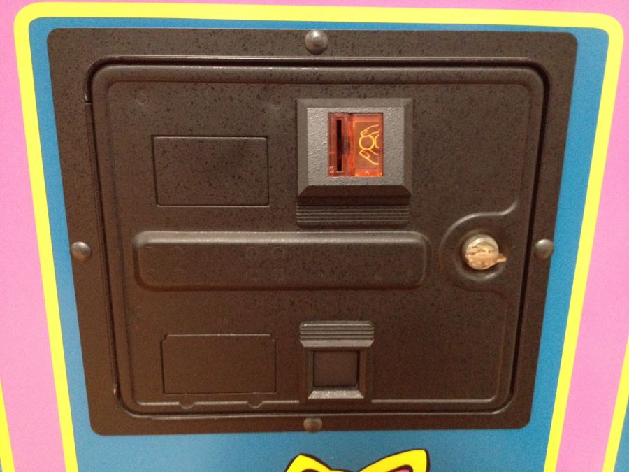 Stand Up Coin-Op Arcade Game Loaded With Sixty Vintage Classic Video Games [Photo 5]