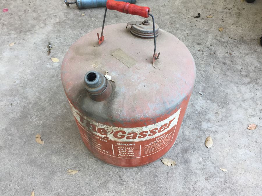 Old Eagle The Gasser Gas Can Model M-5 [Photo 1]