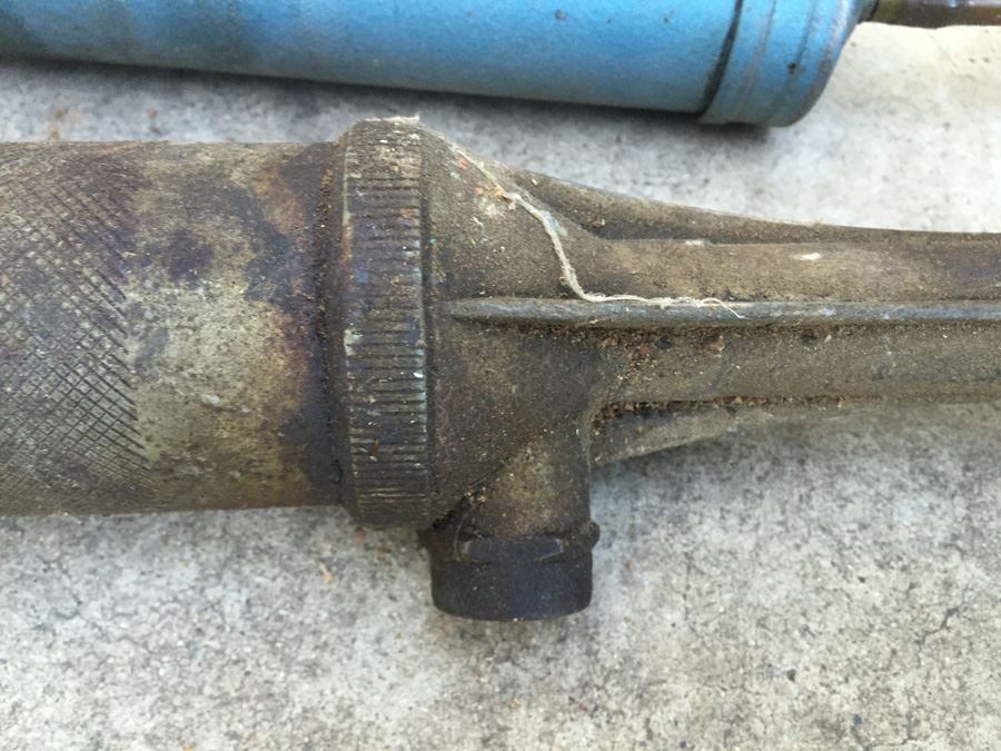 Vintage GRACO Grease Gun (UP-636 Unit) And 2 Other Grease Guns [Photo 8]