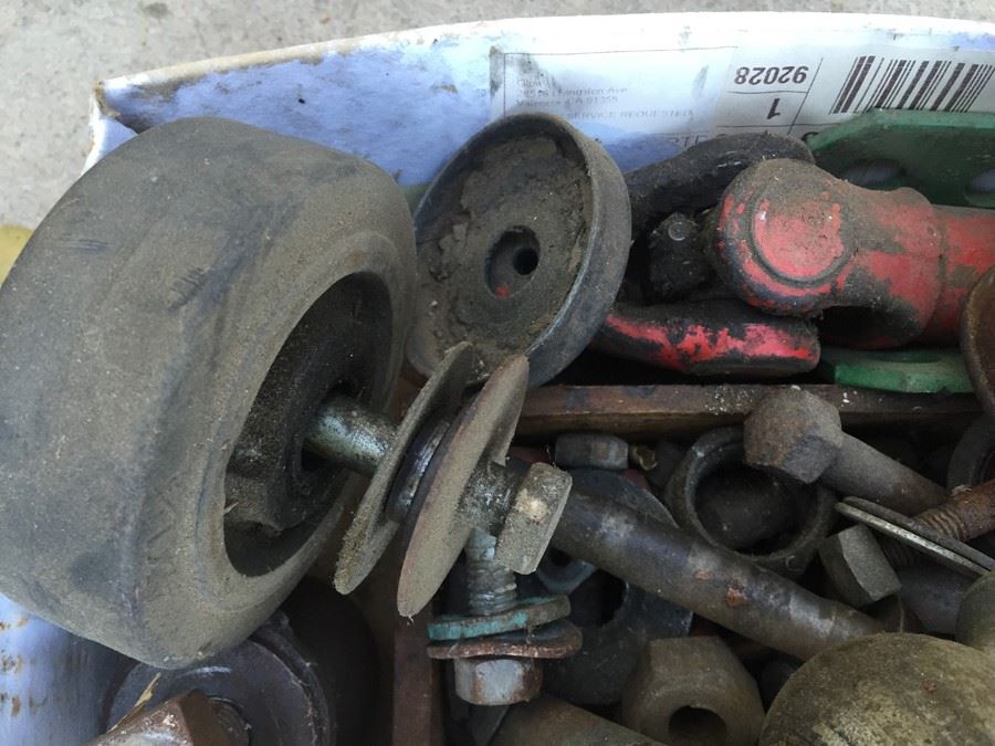 Automotive Hitch Trailer Balls And Parts Lot [Photo 4]