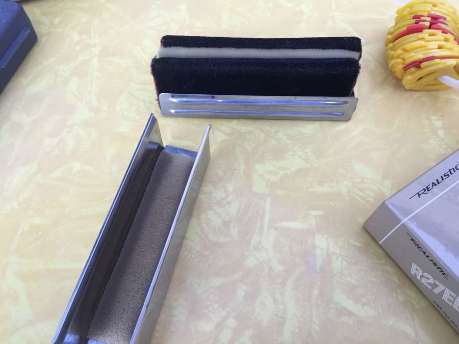 Record Player Needle And Accessory Lot [Photo 3]