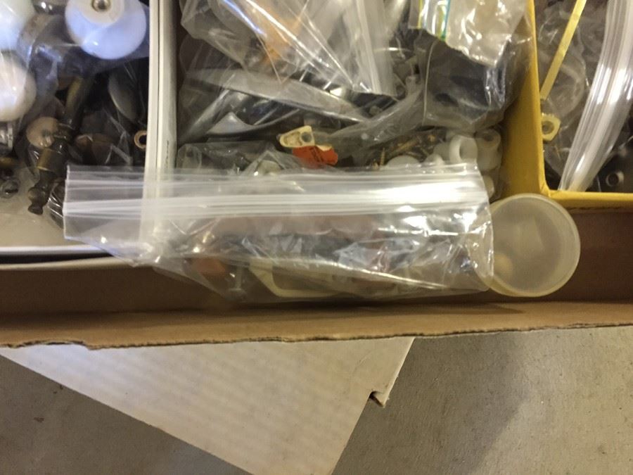 Handle And Knob Lot [Photo 6]