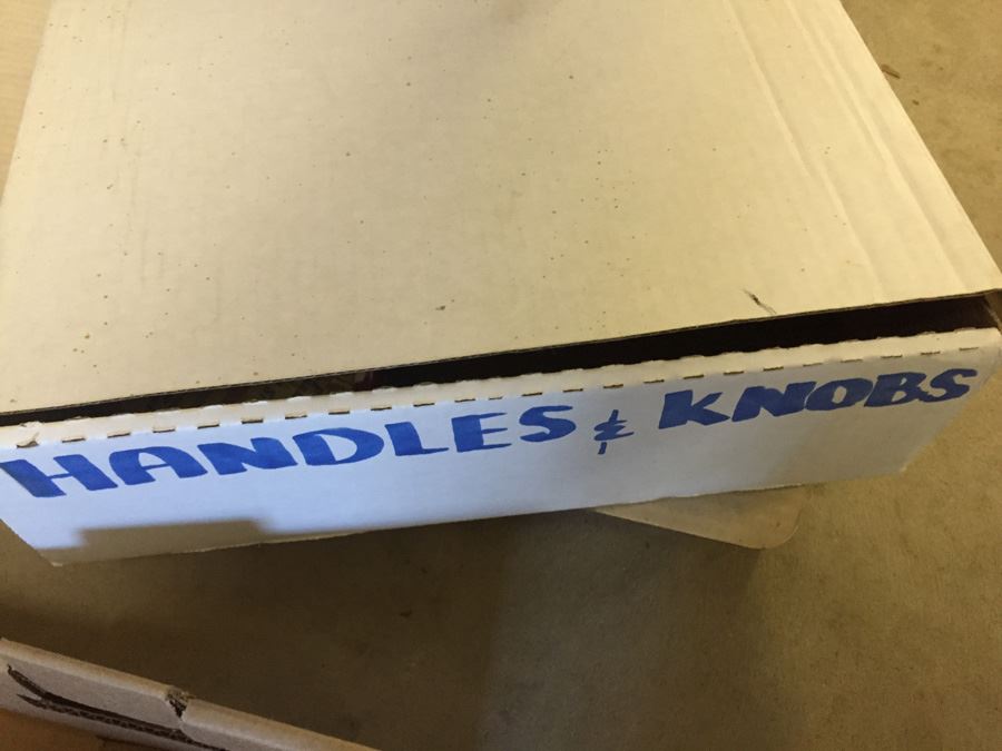 Handle And Knob Lot [Photo 9]