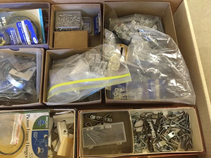 Picture Hanger And Hook Lot [Photo 4]