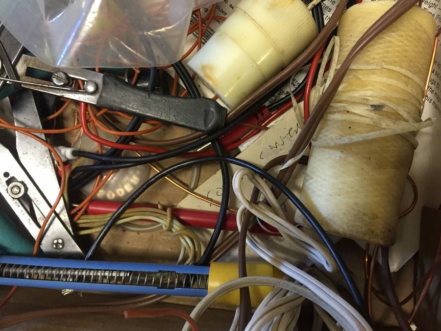 Electronics Lot [Photo 6]