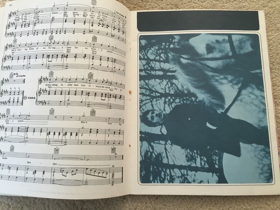 Sgt. Pepper's Lonely Hearts Club Band Music Song Book The Beatles [Photo 9]