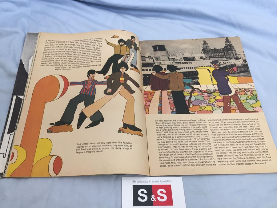 The Official Beatles Yellow Submarine Magazine [Photo 13]