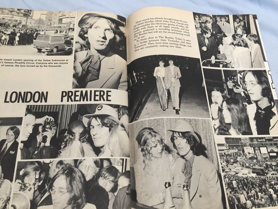 The Official Beatles Yellow Submarine Magazine [Photo 20]
