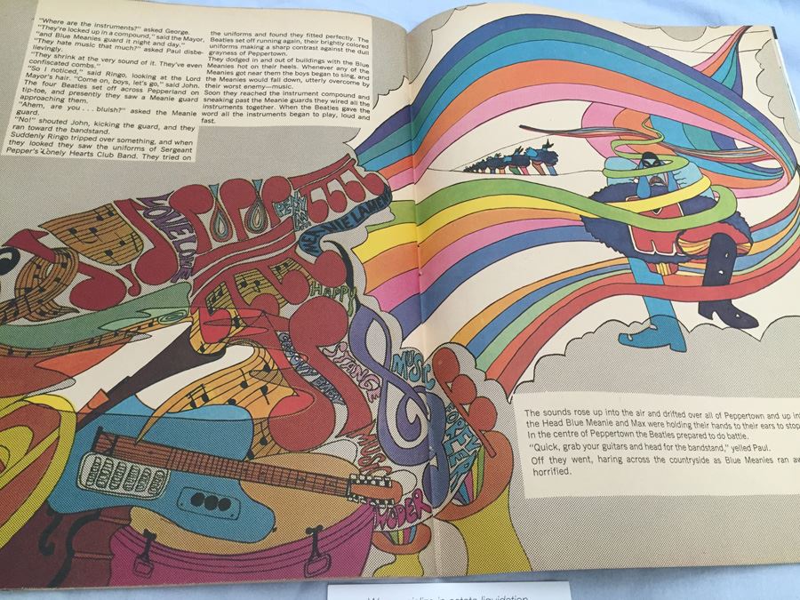 The Official Beatles Yellow Submarine Magazine [Photo 16]