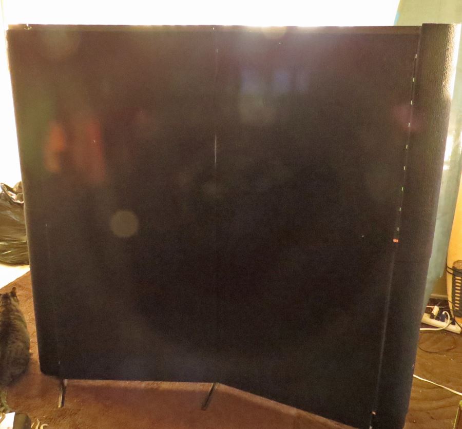 5' x  6' Collapsible Convention Display Wall With Rolling Carrying Case [Photo 1]