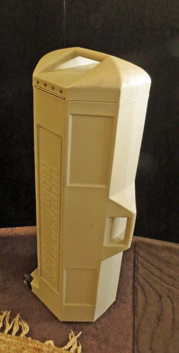 5' x  6' Collapsible Convention Display Wall With Rolling Carrying Case [Photo 3]