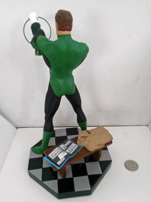 DC Direct Green Lantern Statue By William Paquet LIMITED EDITION [Photo 4]