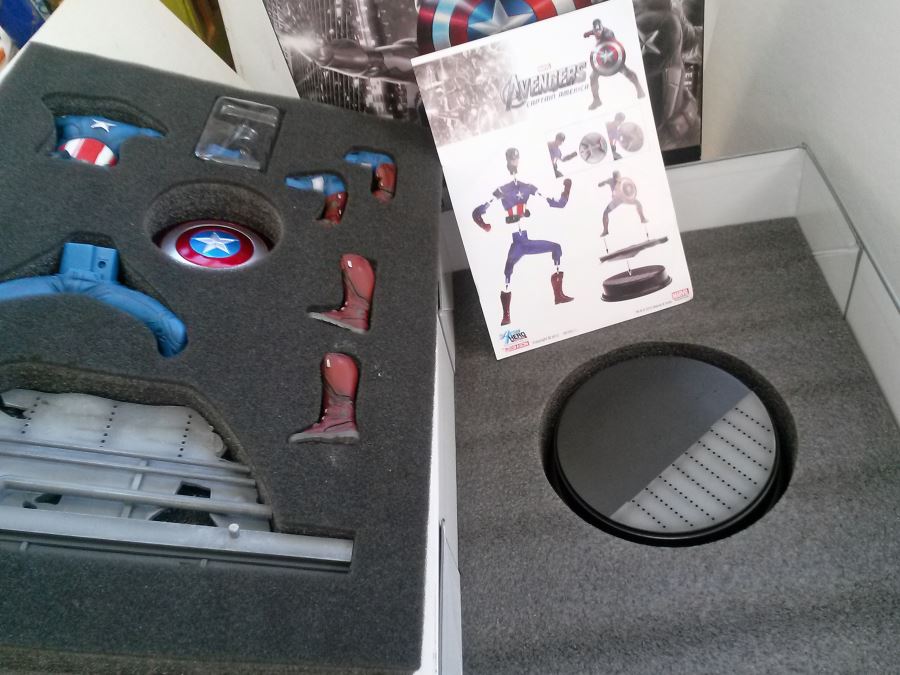 Captain America Action Hero Statue [Photo 4]