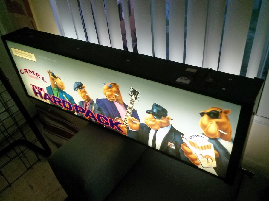 4'0 Long Camel Vintage Cigarettes Lighted Advertisement Sign [Photo 2]
