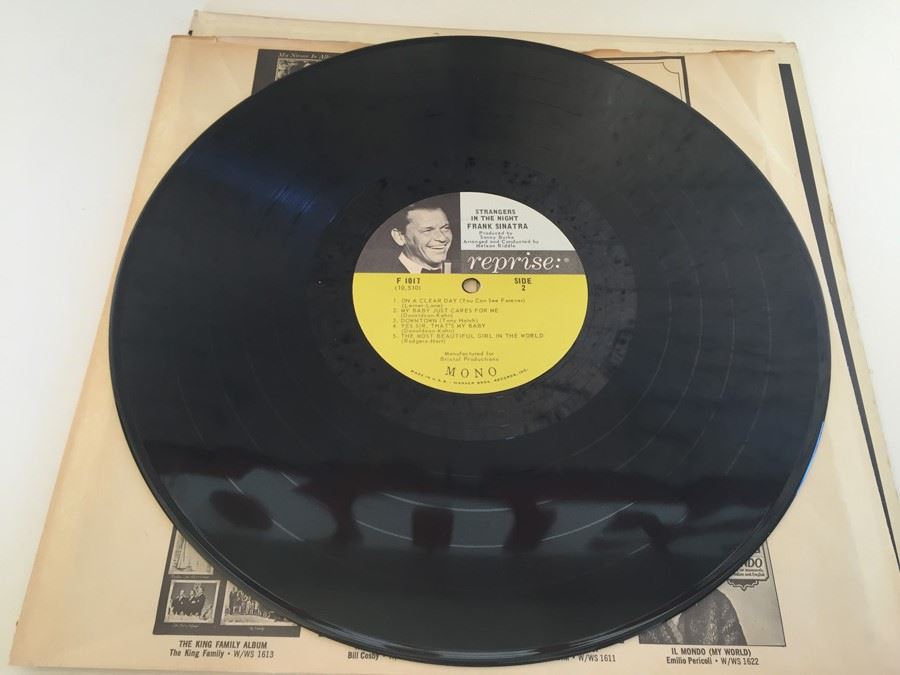 Frank Sinatra ‎- Strangers In The Night - Reprise Records ‎- F-1017 [Photo 5]