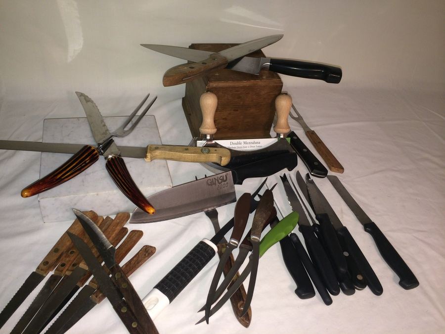 Knife Lot [Photo 2]