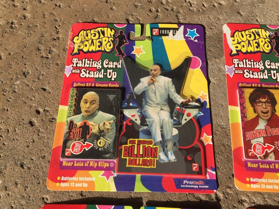 Austin Powers Collectible Lot [Photo 2]