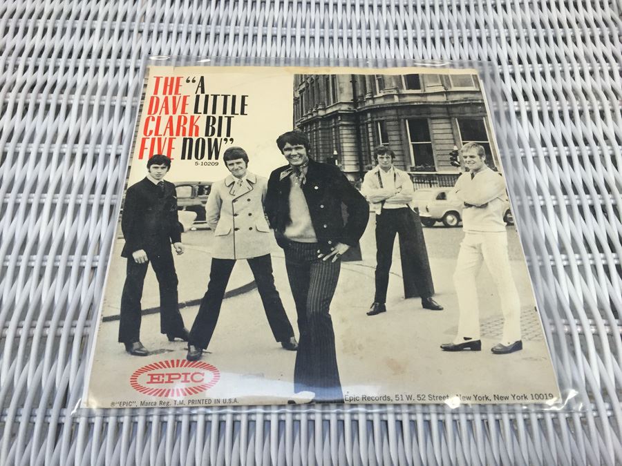 The Dave Clark Five ‎- A Little Bit Now - Epic ‎- 5-10209 - PROMO Radio Station Copy [Photo 1]