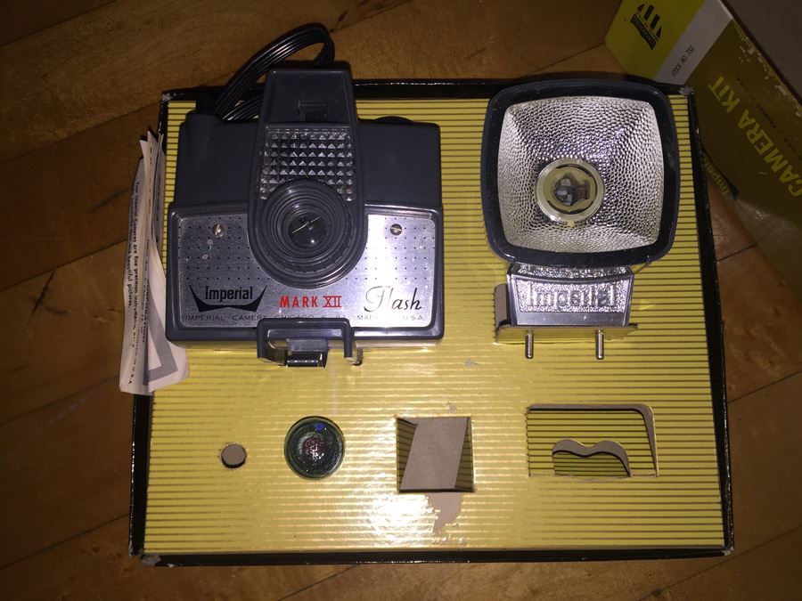 Mark XII Flash Camera Kit With Original Box [Photo 2]