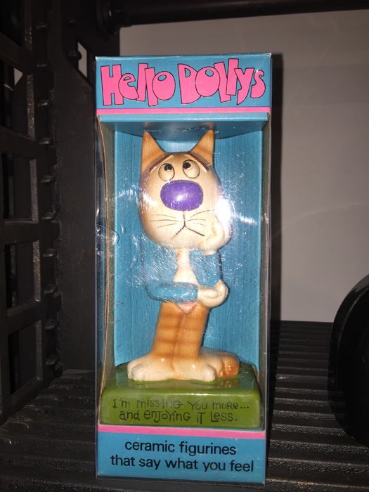 Hello Dollys Ceramic Figurine New In Box [Photo 1]