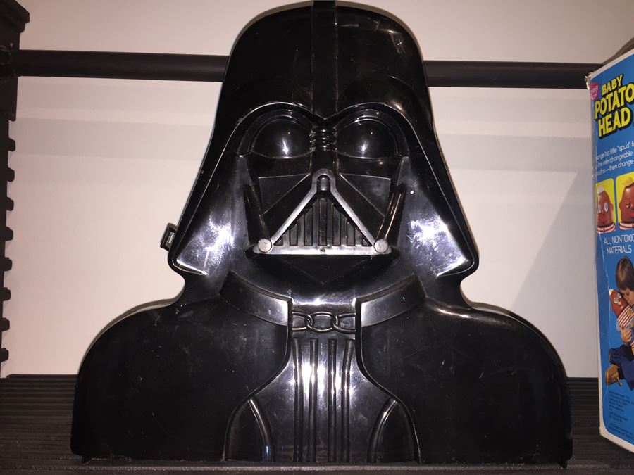 Star Wars Empire Strikes Back Darth Vader Accessory Storage Chamber [Photo 5]