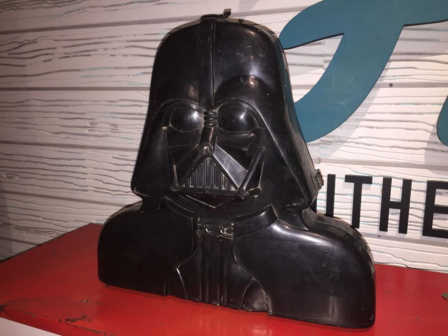 Star Wars Empire Strikes Back Darth Vader Accessory Storage Chamber [Photo 3]