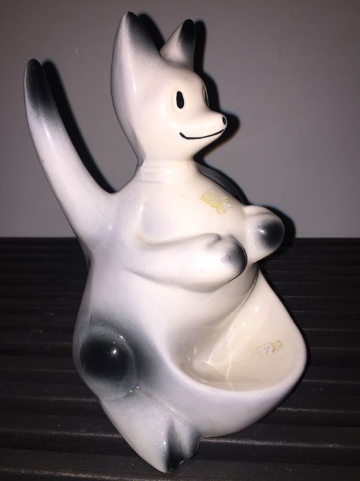 Vintage Mid-Century Boxing Joey Kangaroo Ceramic Dresser Caddy, Jewelry Ring Holder, McCoy Fine Ent Inc [Photo 4]