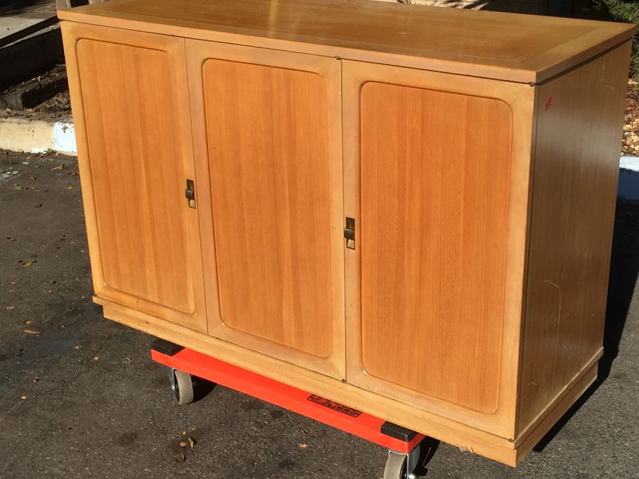 Blonde Drexel Heritage Mid-Century Sideboard [Photo 4]