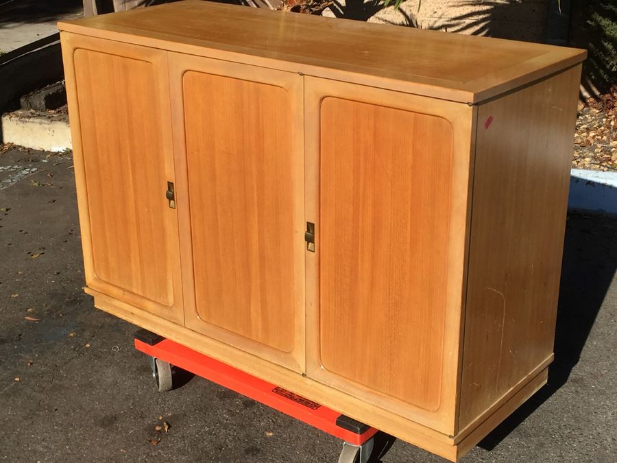 Blonde Drexel Heritage Mid-Century Sideboard [Photo 5]