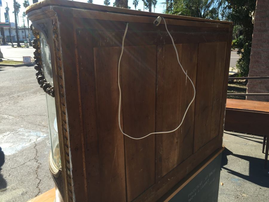 Antique French Gilt Wood Curved Glass Curio Cabinet [Photo 18]