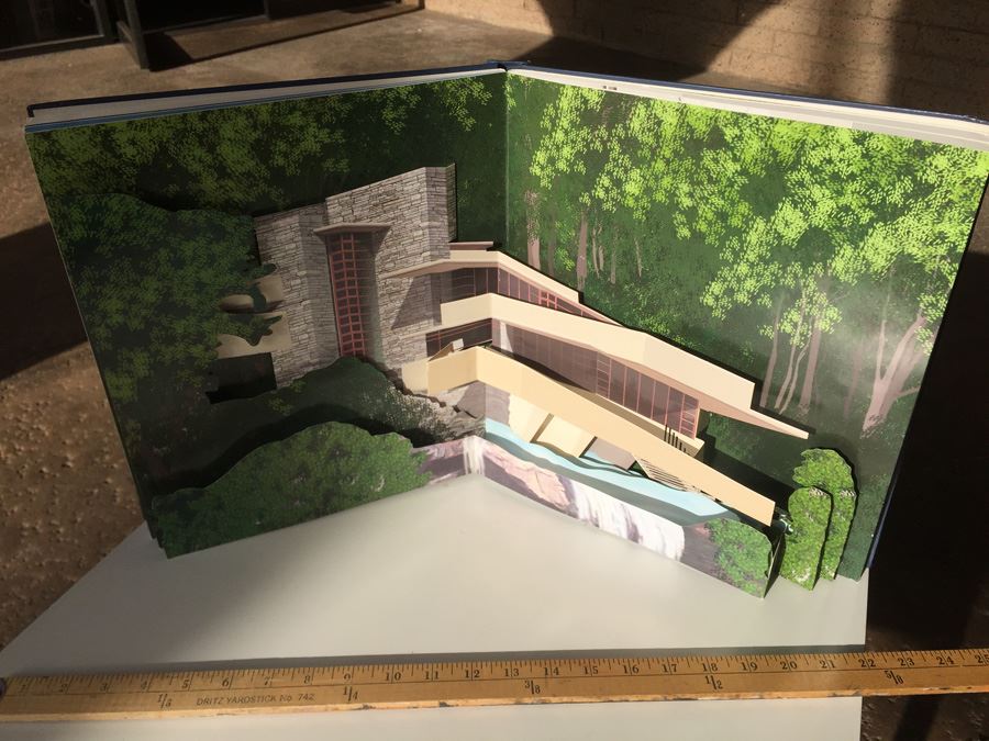 Frank Lloyd Wright Pop-Up Book [Photo 3]