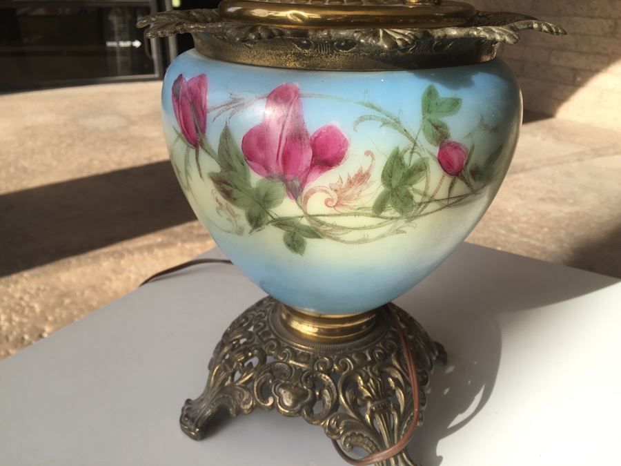 Vintage Hand Painted Lamp [Photo 3]