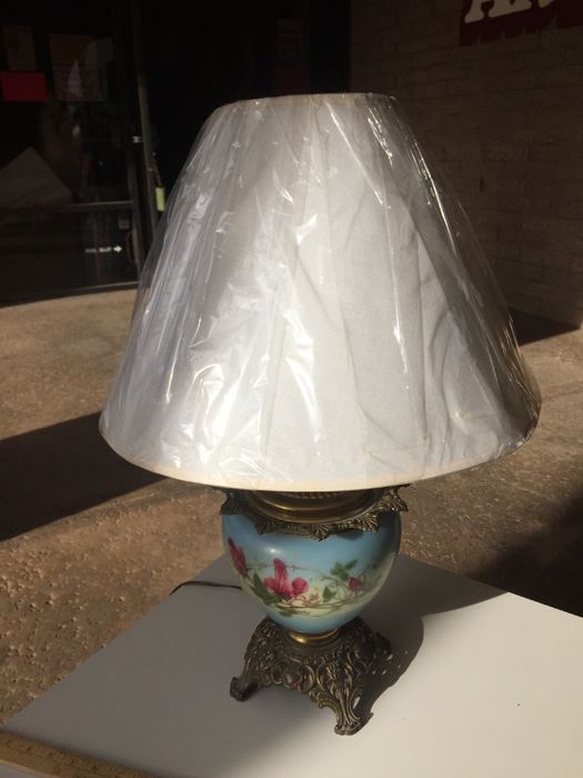 Vintage Hand Painted Lamp [Photo 6]