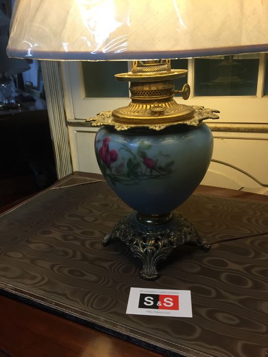 Vintage Hand Painted Lamp [Photo 5]