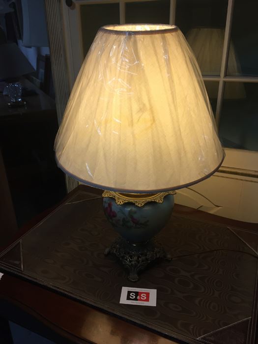 Vintage Hand Painted Lamp [Photo 4]
