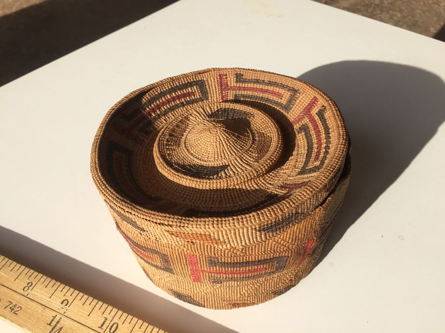 Antique Native American Basket With Lid [Photo 4]