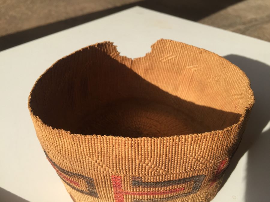 Antique Native American Basket With Lid [Photo 9]