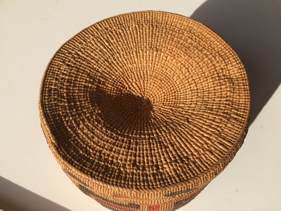Antique Native American Basket With Lid [Photo 15]